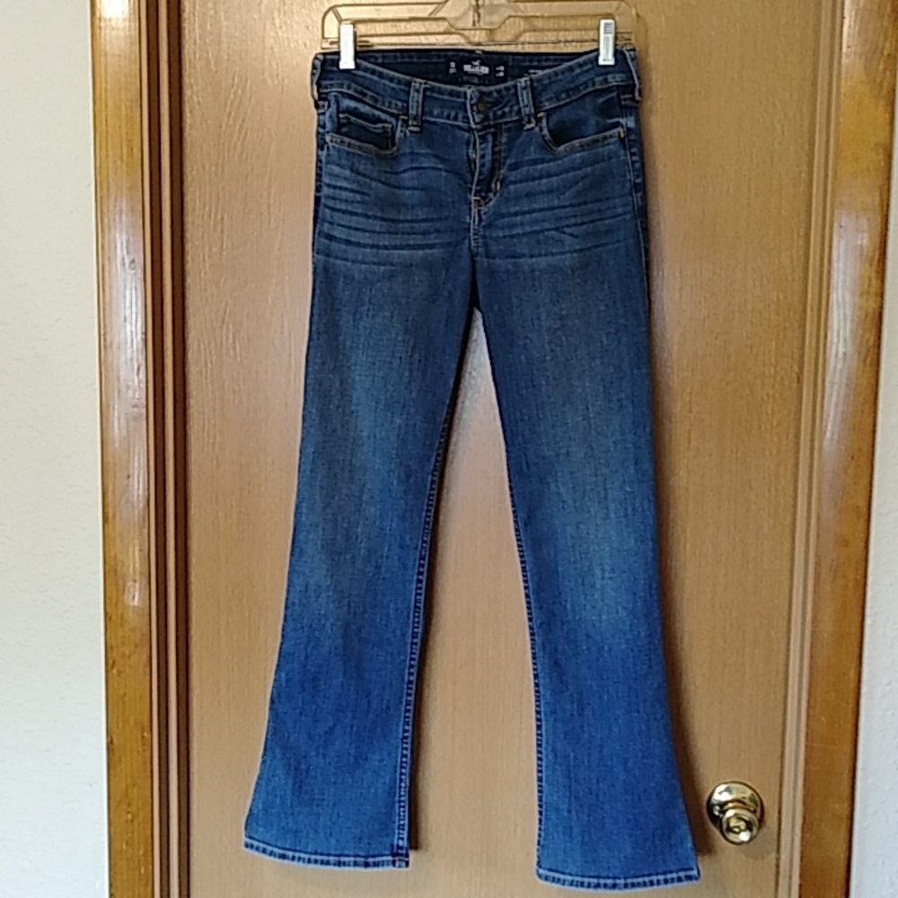 HOLLISTER LOW-RISE BOOT CUT JEANS